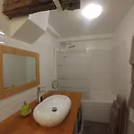 Apartment & ! 3 Bedrooms, 2 Bathrooms