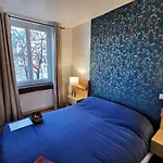 & ! 3 Bedrooms, 2 Bathrooms Paris