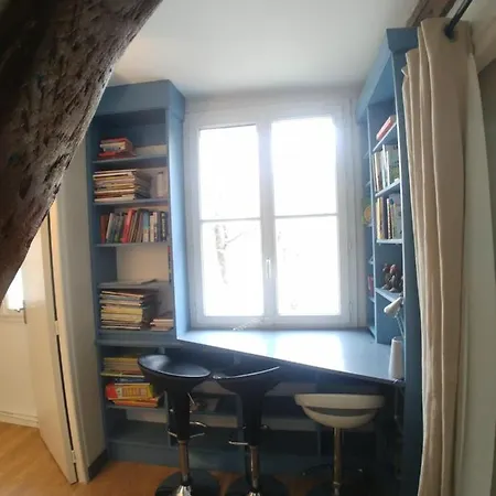 & ! 3 Bedrooms, 2 Bathrooms * パリ
