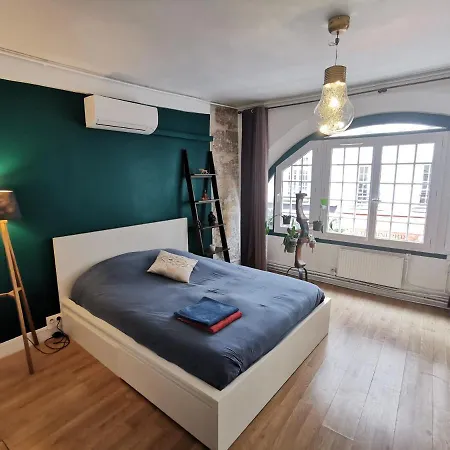 Central&nice ! 3 Bedrooms, 2 Bathrooms *