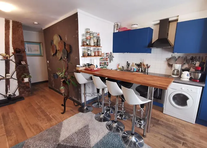 & ! 3 Bedrooms, 2 Bathrooms *