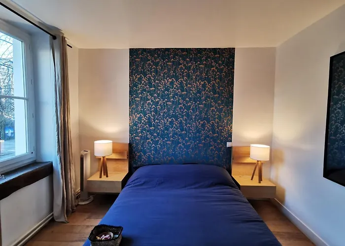 Apartment & ! 3 Bedrooms, 2 Bathrooms *