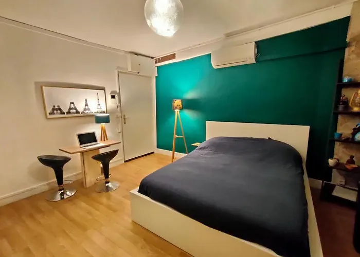 & ! 3 Bedrooms, 2 Bathrooms *