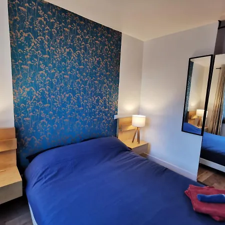& ! 3 Bedrooms, 2 Bathrooms *